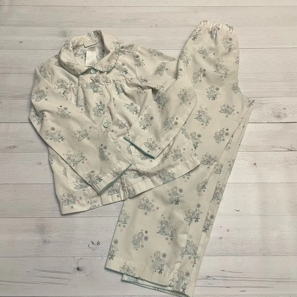 Disney store young anna &‎ elsa pajamas 5/6